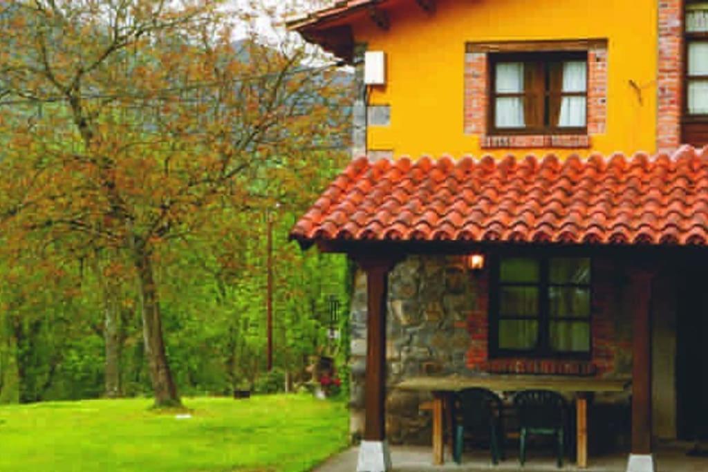 La Rotella, Calma Al Lado De Onís Kültér fotó